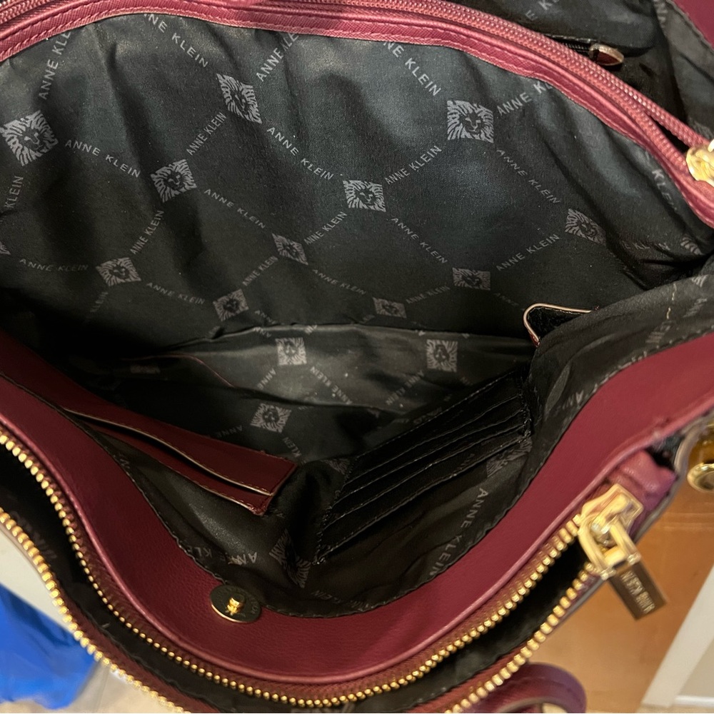 Handbag - Picture 4 of 5